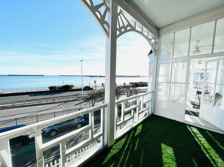 Flat 4 Marine Parade House, 1 East Cliff- Next To Dover Port, White Cliffs, Beach, Castle Zewnętrze zdjęcie