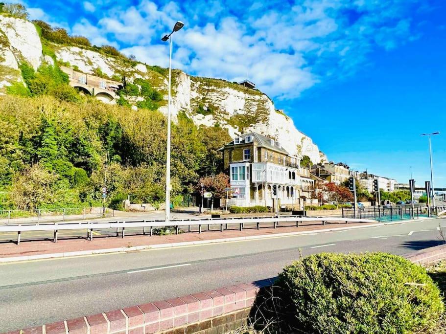 Flat 4 Marine Parade House, 1 East Cliff- Next To Dover Port, White Cliffs, Beach, Castle Zewnętrze zdjęcie