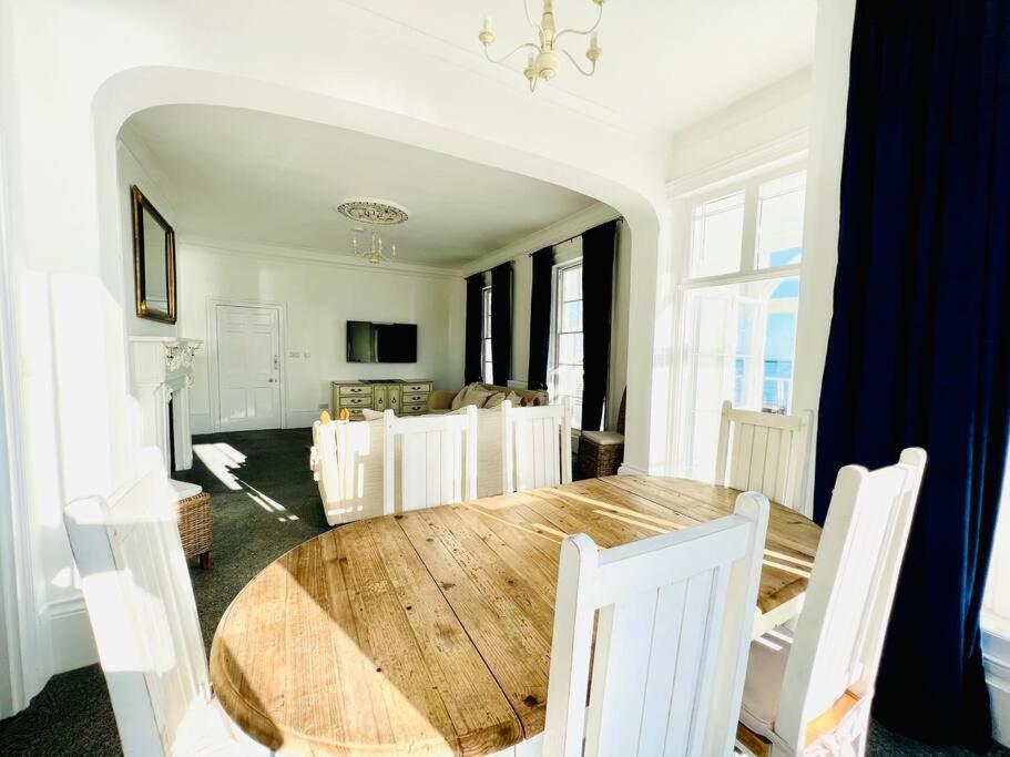 Flat 4 Marine Parade House, 1 East Cliff- Next To Dover Port, White Cliffs, Beach, Castle Zewnętrze zdjęcie