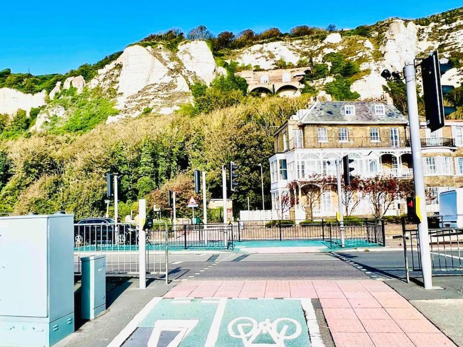 Flat 4 Marine Parade House, 1 East Cliff- Next To Dover Port, White Cliffs, Beach, Castle Zewnętrze zdjęcie