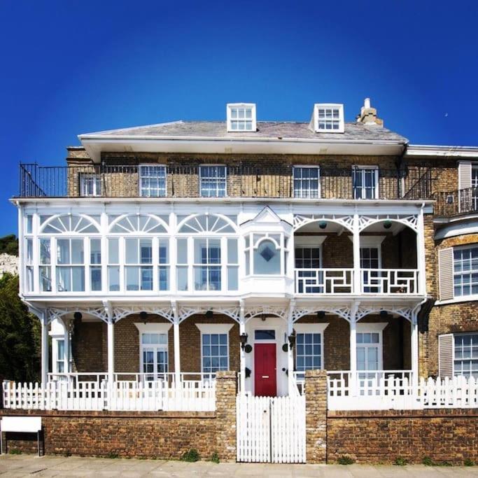 Flat 4 Marine Parade House, 1 East Cliff- Next To Dover Port, White Cliffs, Beach, Castle Zewnętrze zdjęcie