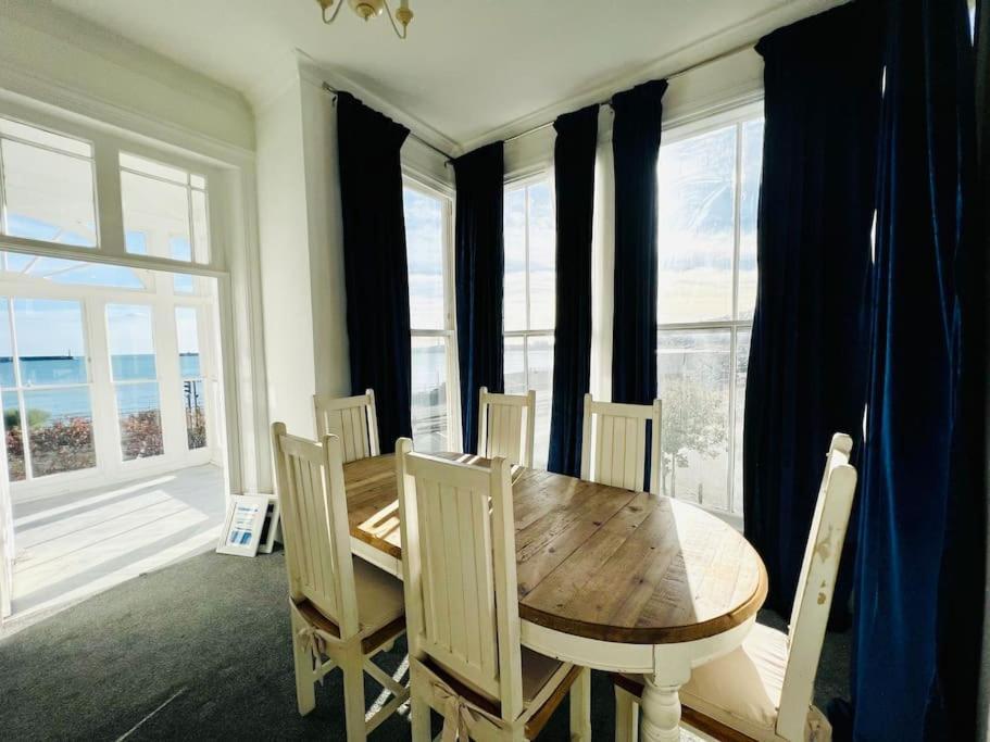 Flat 4 Marine Parade House, 1 East Cliff- Next To Dover Port, White Cliffs, Beach, Castle Zewnętrze zdjęcie