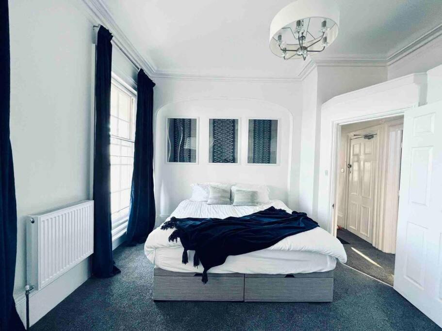 Flat 4 Marine Parade House, 1 East Cliff- Next To Dover Port, White Cliffs, Beach, Castle Zewnętrze zdjęcie